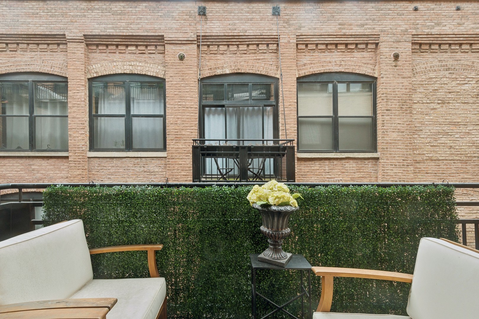 525 W Superior Street Unit: 530