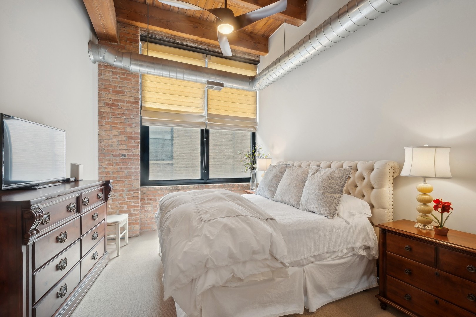 525 W Superior Street Unit: 530