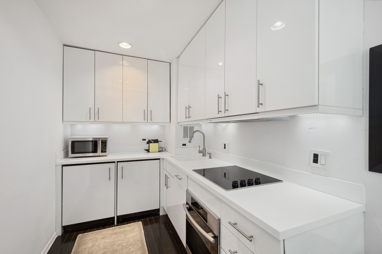 880 N Lake Shore Drive Unit: 5D