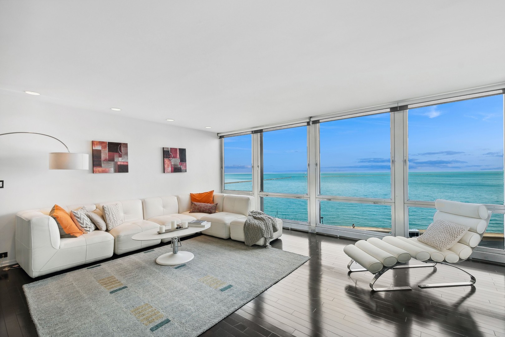 880 N Lake Shore Drive Unit: 5D