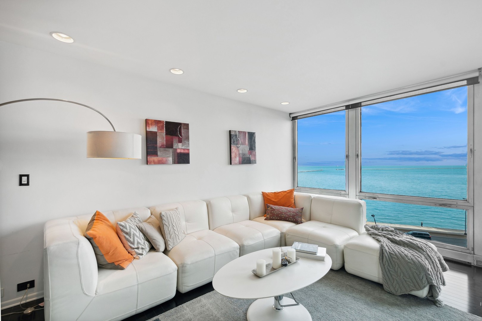 880 N Lake Shore Drive Unit: 5D