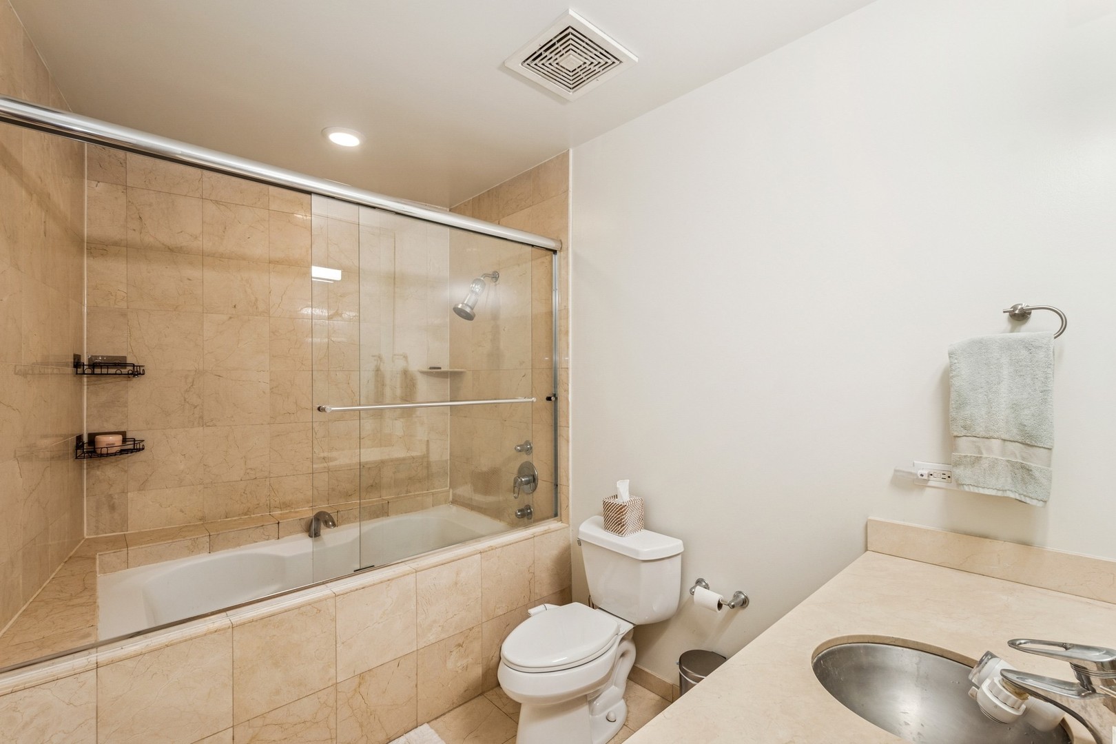 950 W Erie Street Unit: 702