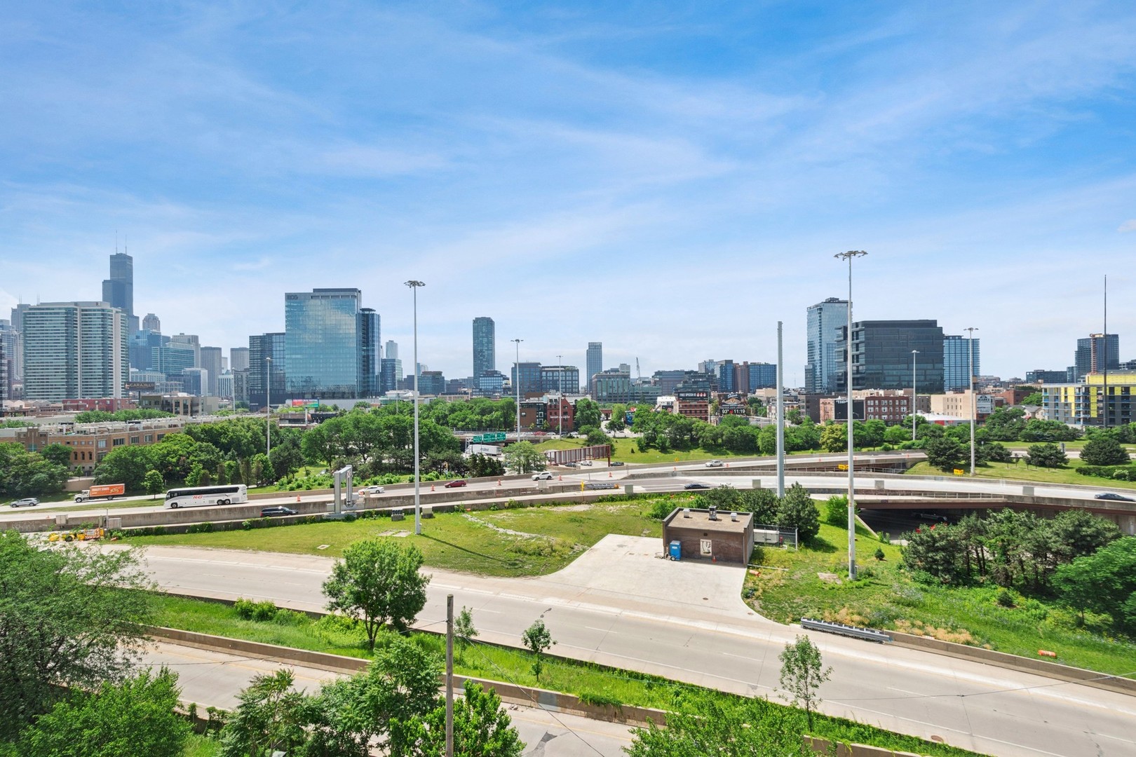 950 W Erie Street Unit: 702
