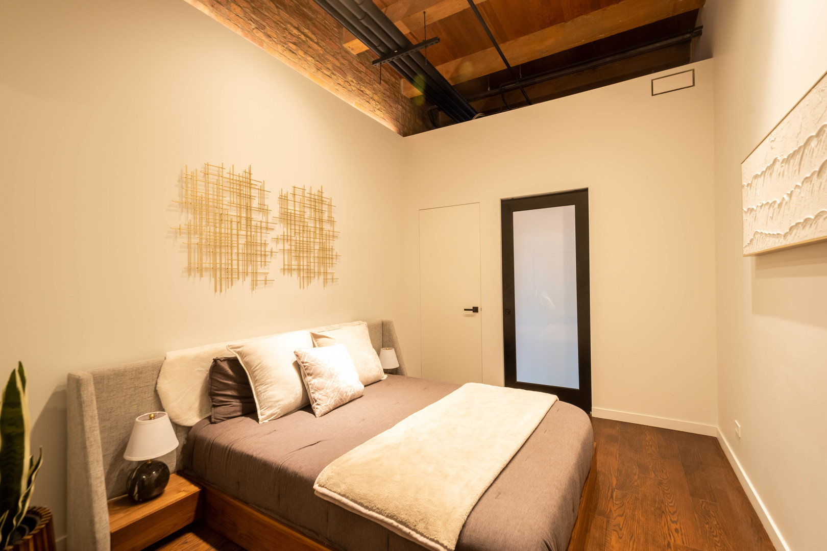 1101 W Lake Street Unit: 3D
