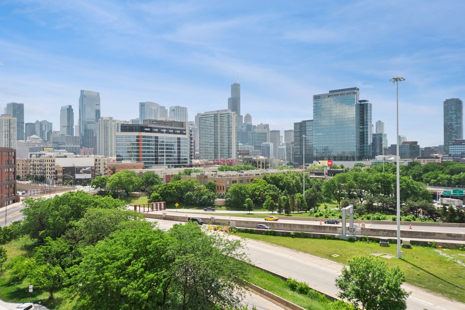 950 W Erie Street Unit: 702