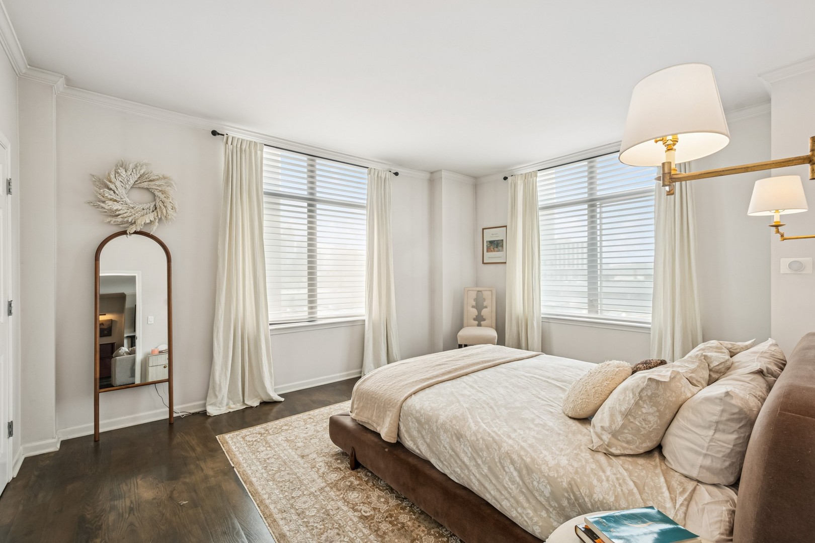 1122 N Dearborn Street Unit: 8E