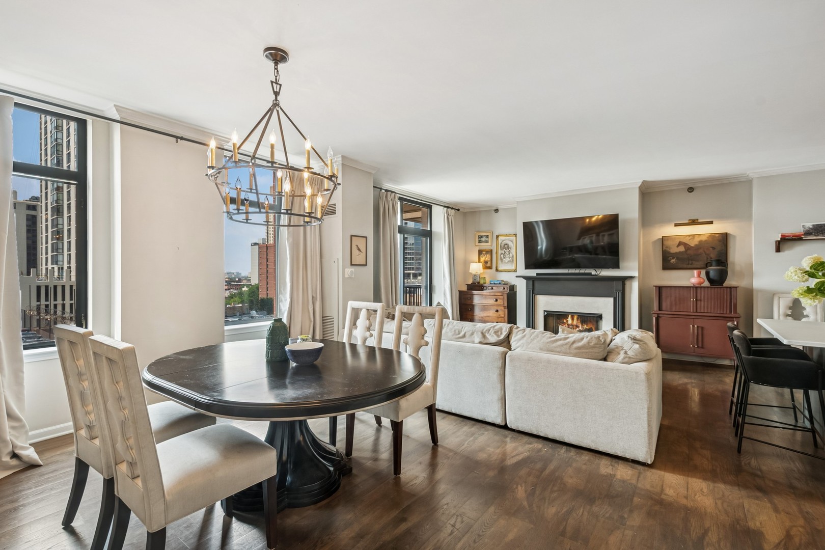 1122 N Dearborn Street Unit: 8E