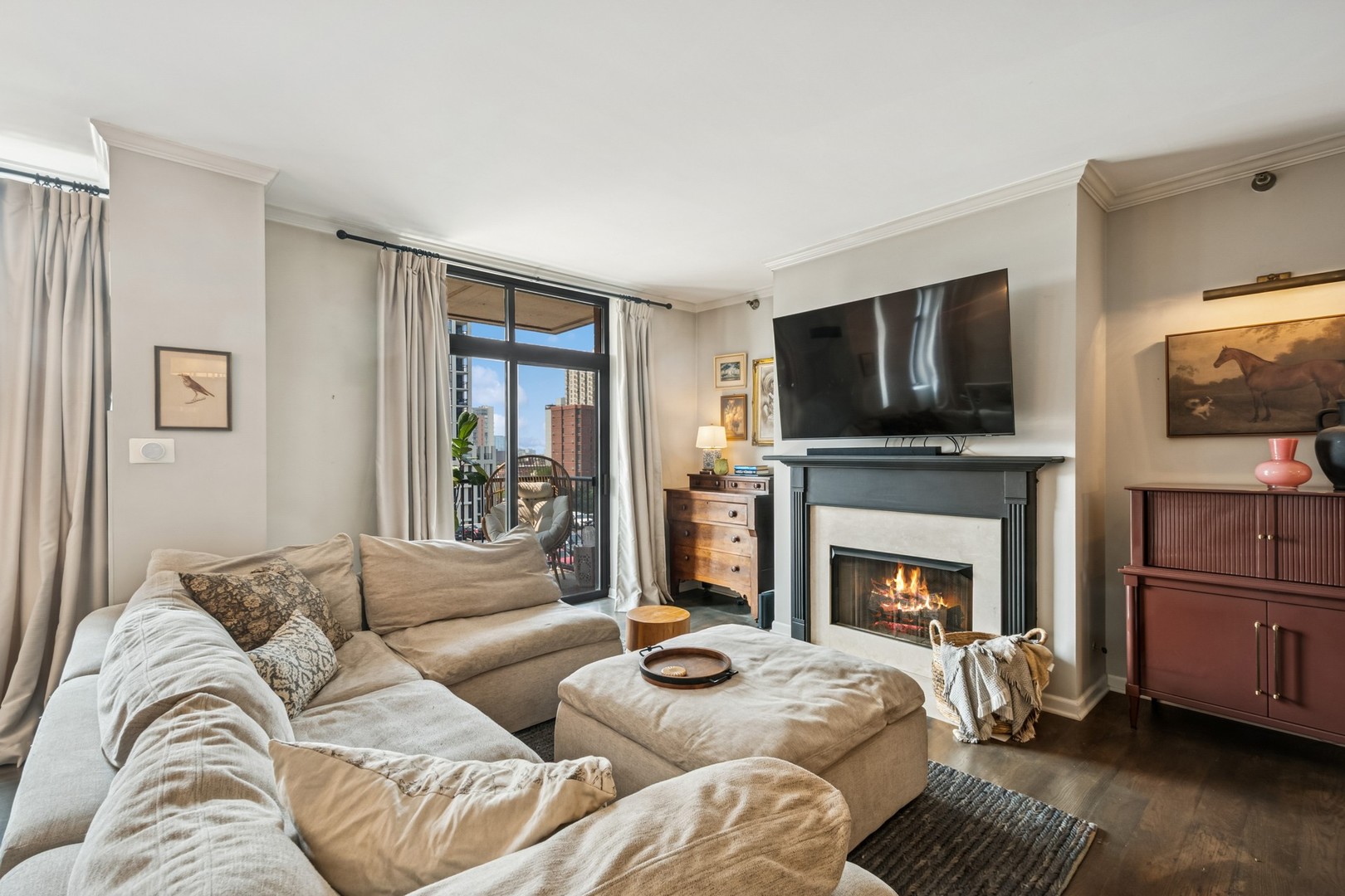 1122 N Dearborn Street Unit: 8E