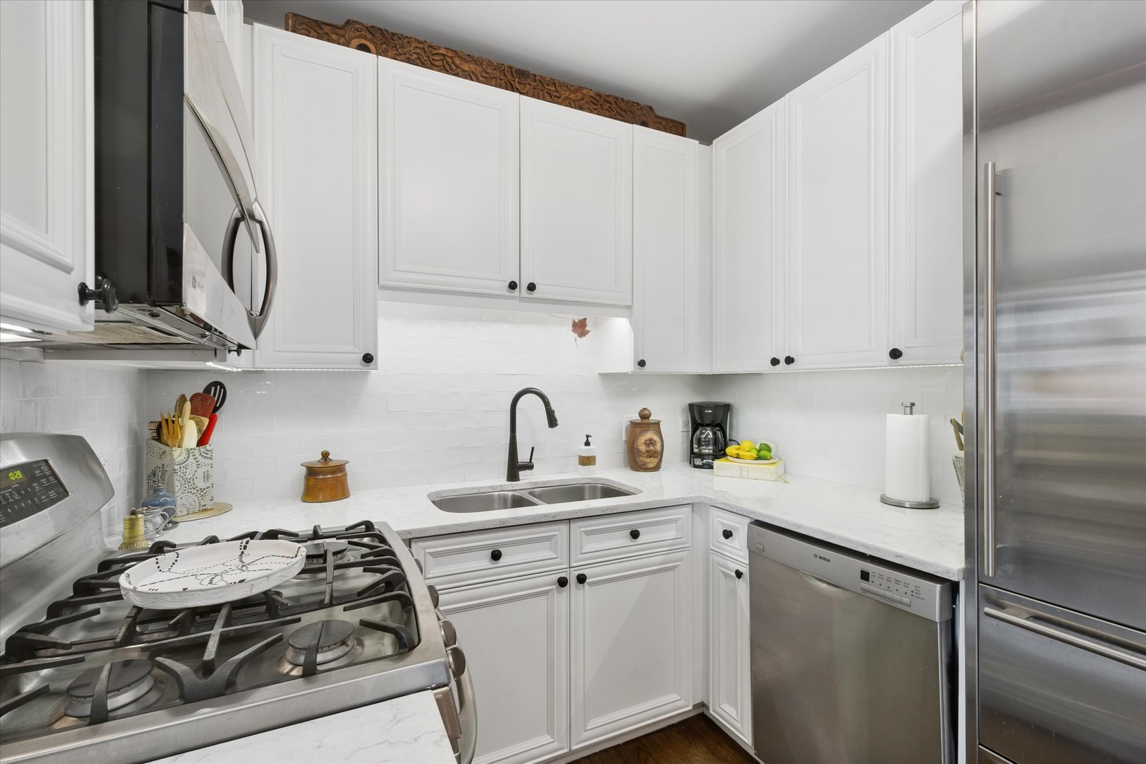 21 W CHESTNUT Street Unit: 809