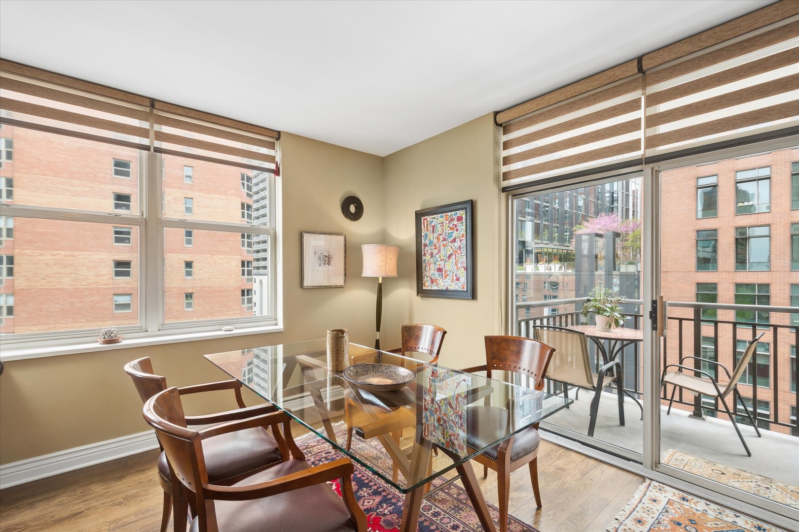 21 W CHESTNUT Street Unit: 809