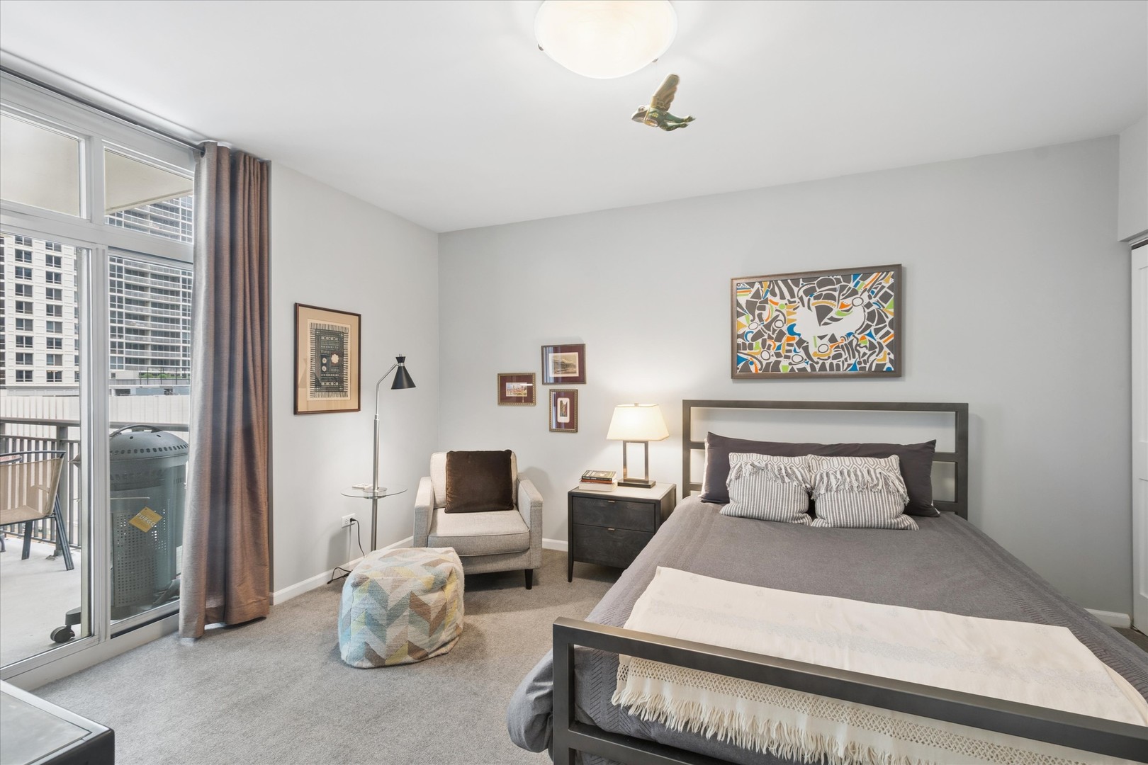 21 W CHESTNUT Street Unit: 809