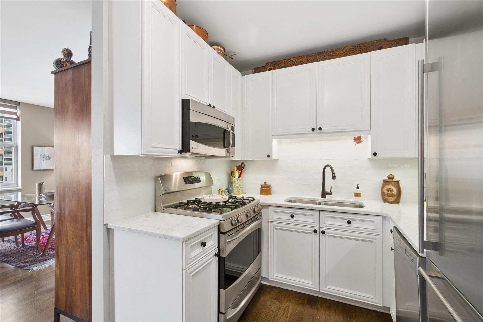 21 W CHESTNUT Street Unit: 809