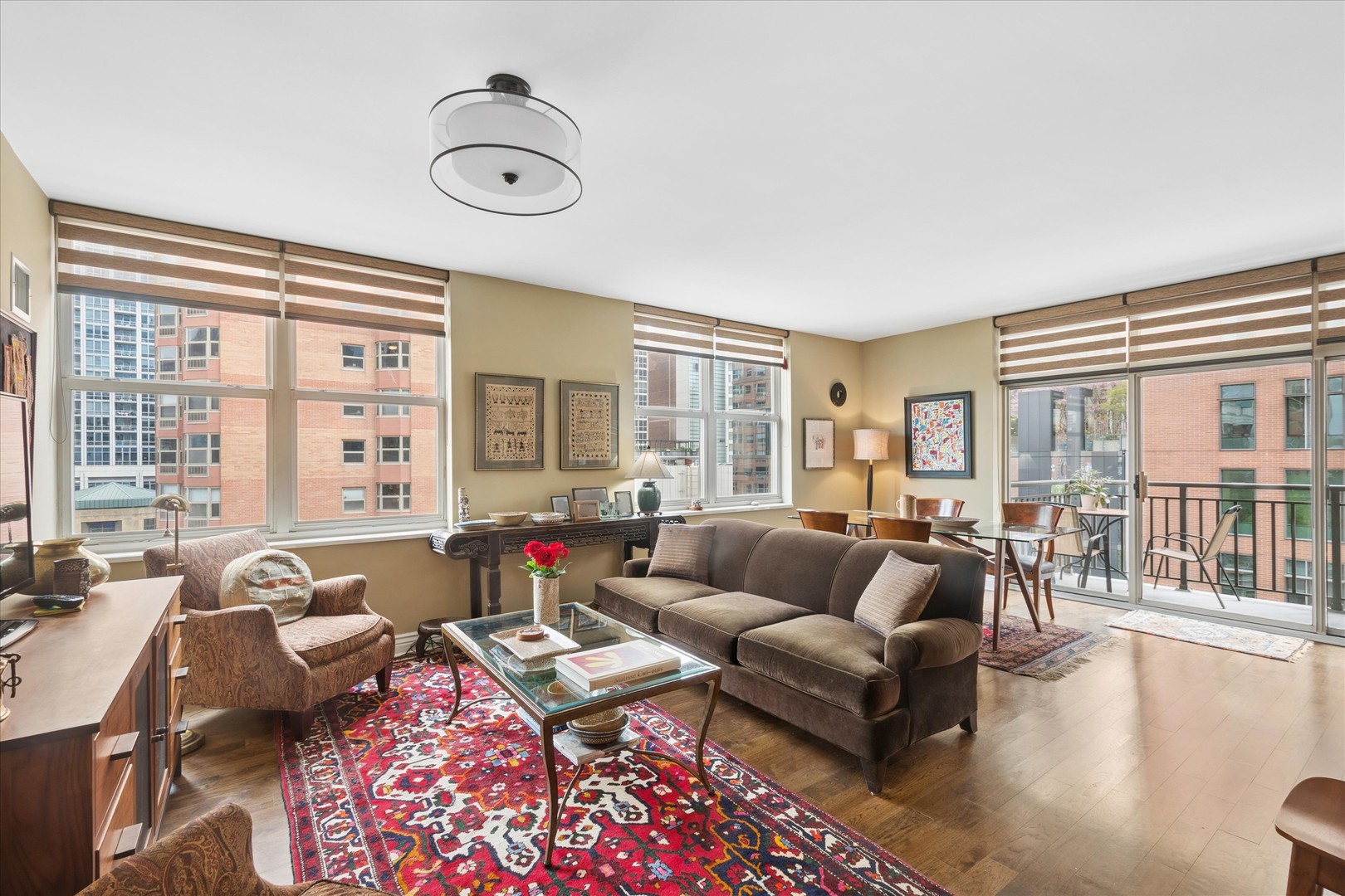 21 W CHESTNUT Street Unit: 809