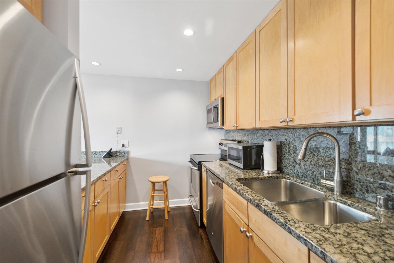 30 E Huron Street Unit: 2207