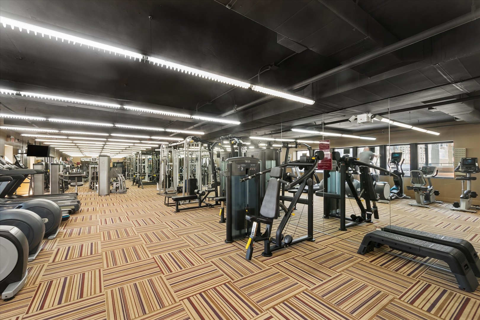 30 E Huron Street Unit: 2207