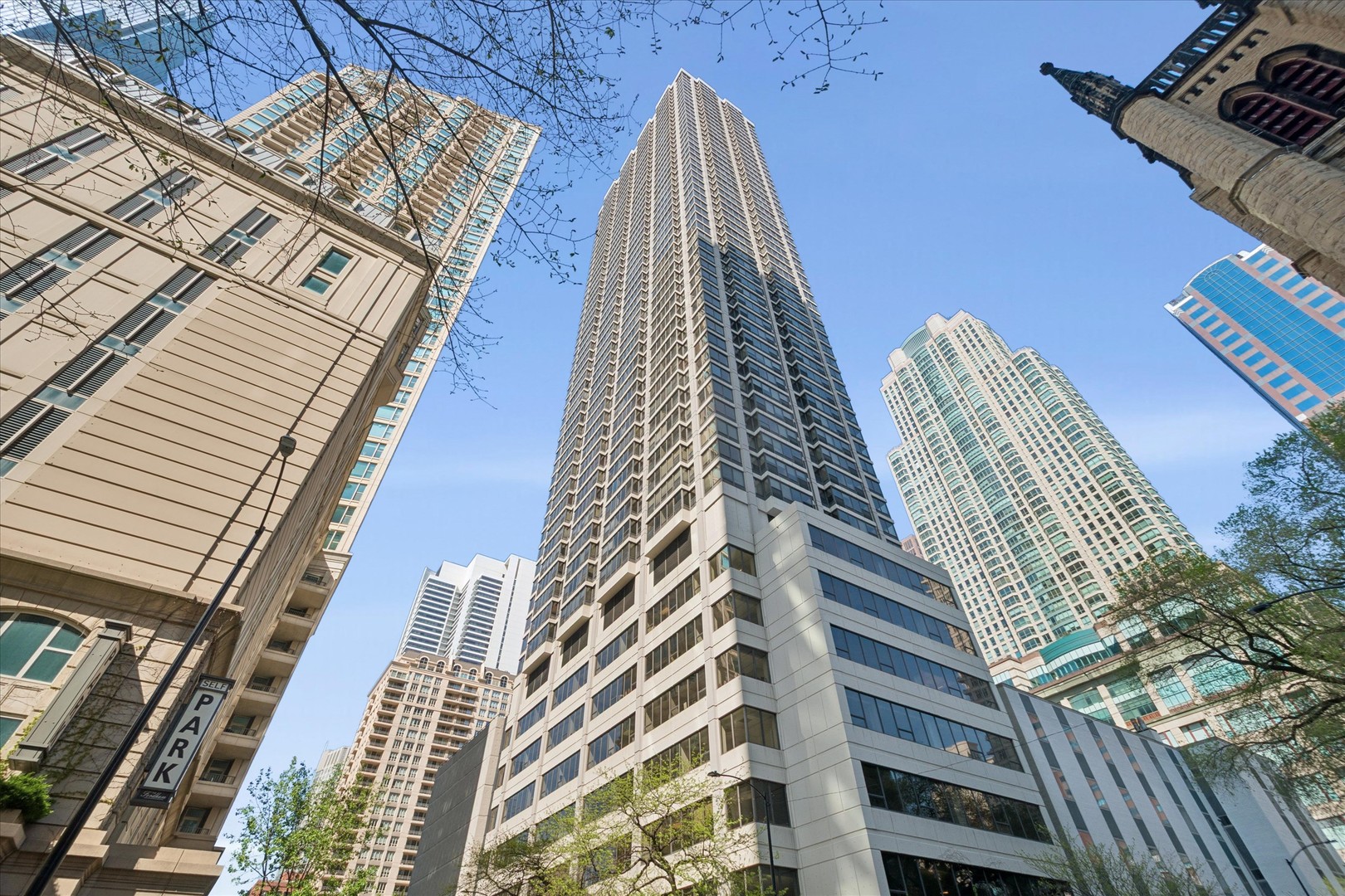 30 E Huron Street Unit: 2207