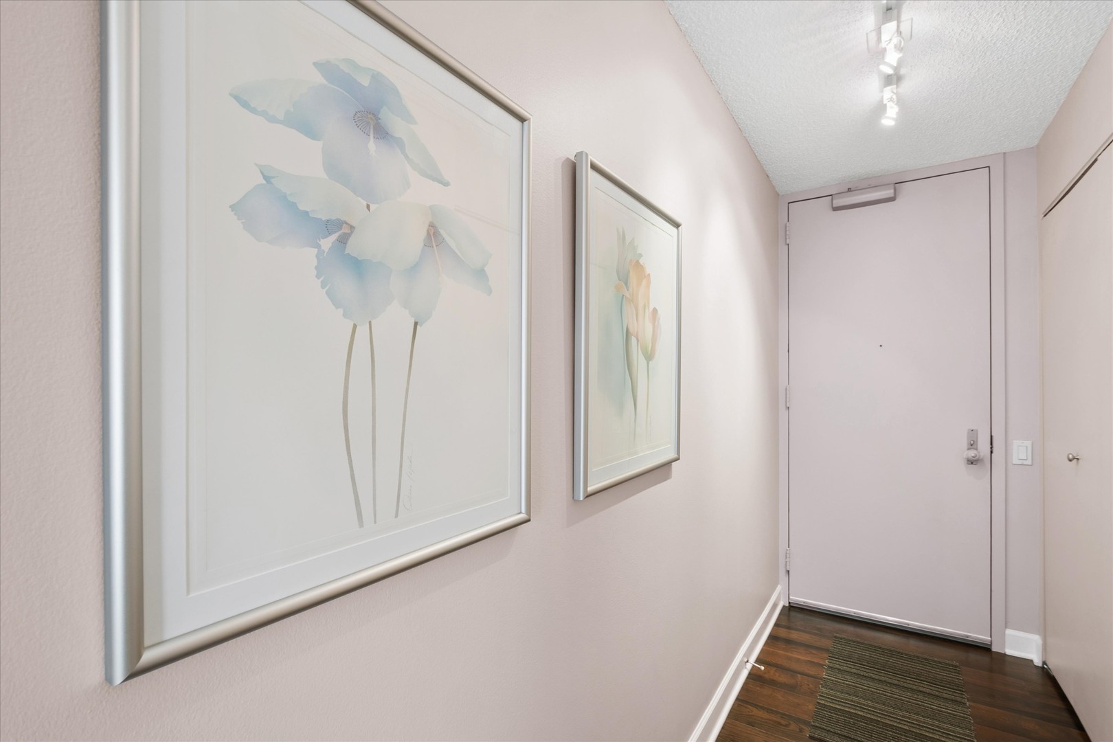 30 E Huron Street Unit: 2207