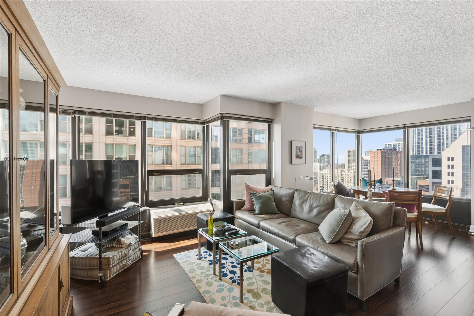 30 E Huron Street Unit: 2207