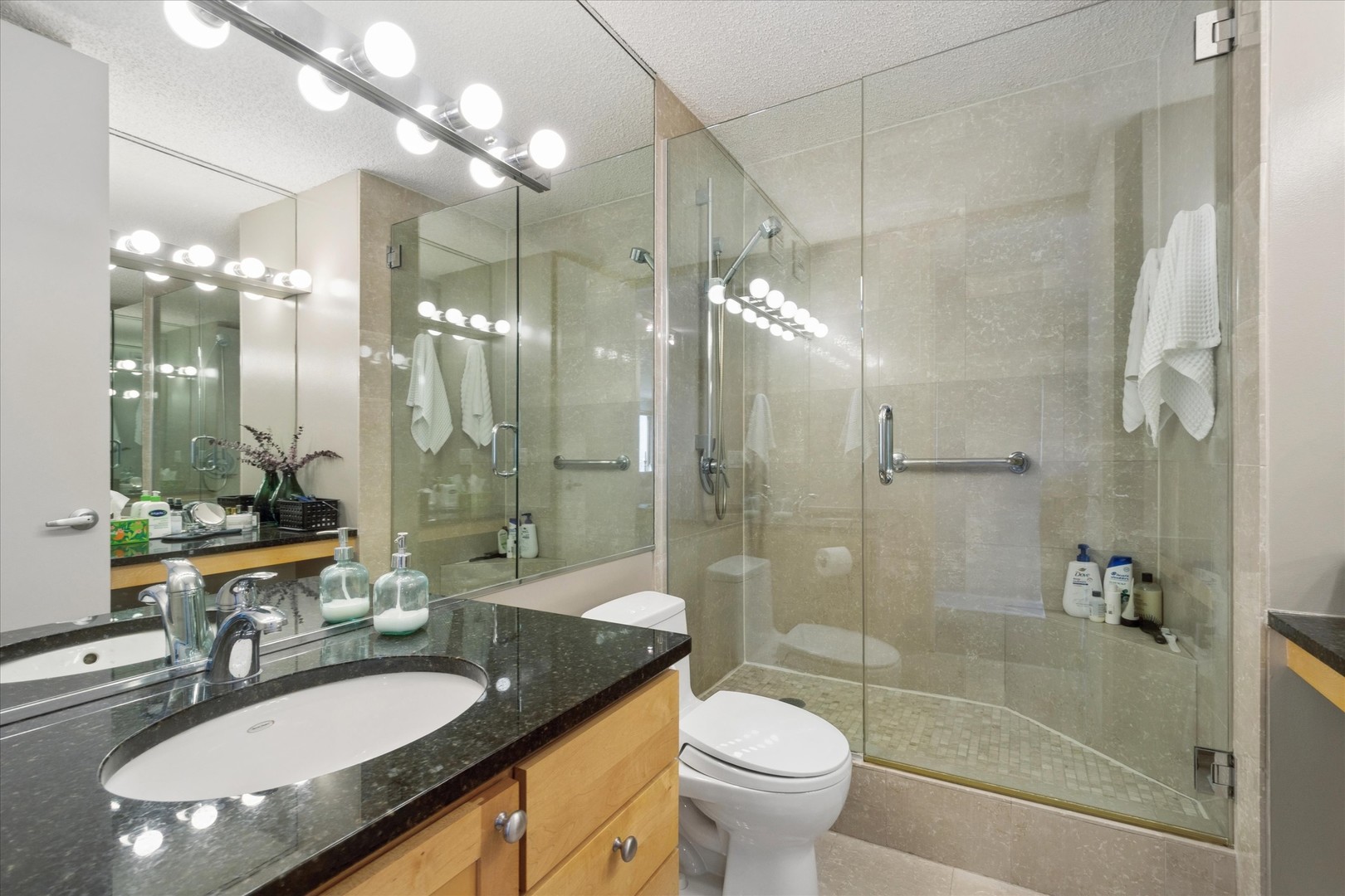 30 E Huron Street Unit: 2207