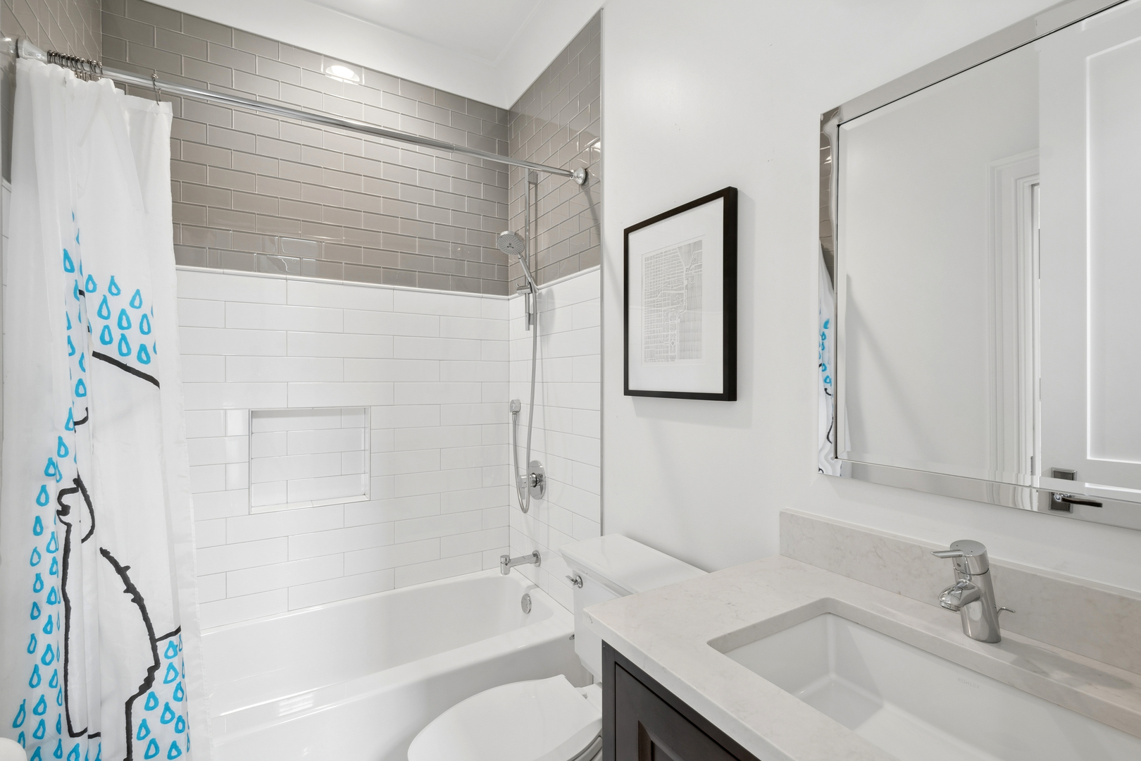 3830 N LOWELL Avenue