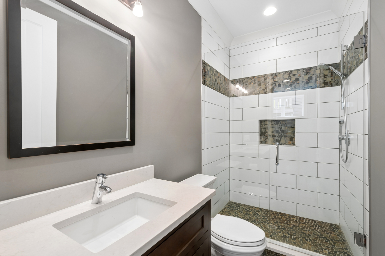 3830 N LOWELL Avenue