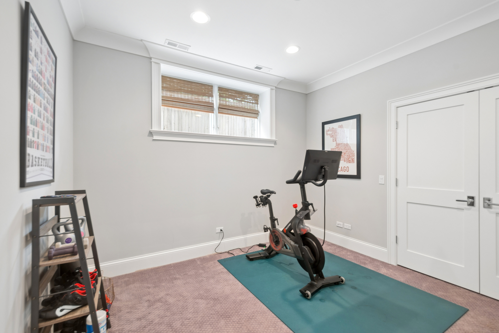 3830 N LOWELL Avenue