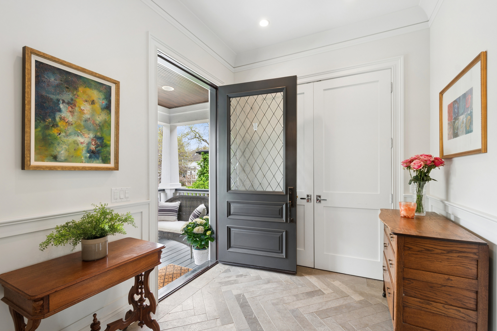 3830 N LOWELL Avenue