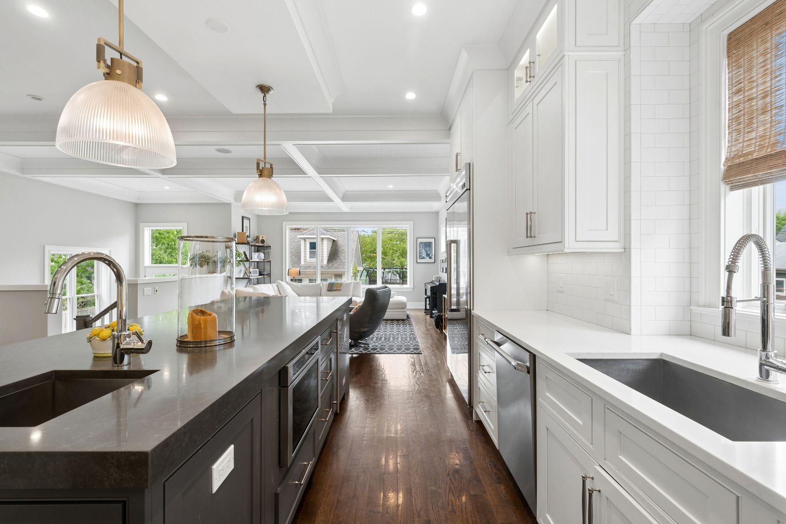 3830 N LOWELL Avenue