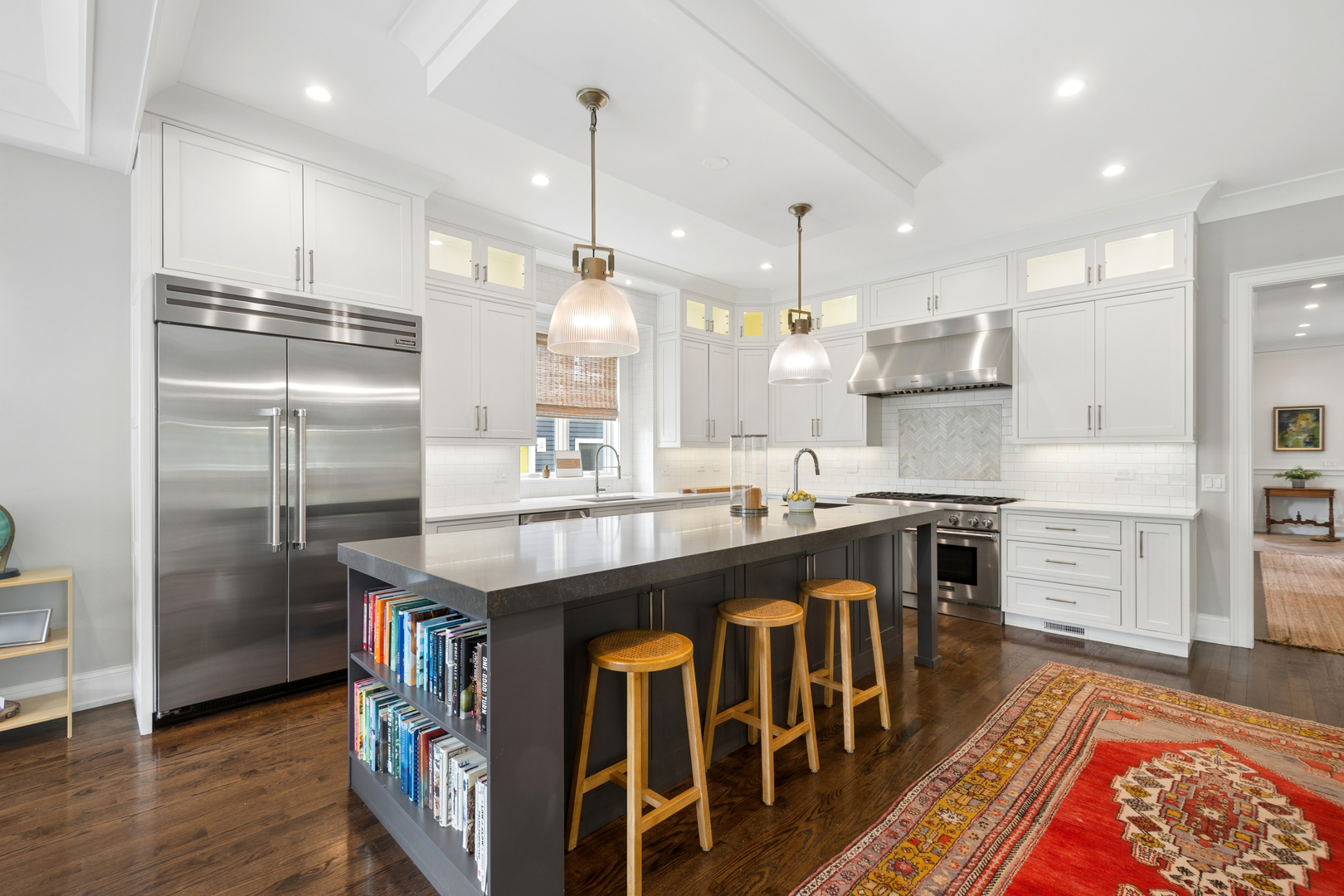 3830 N LOWELL Avenue