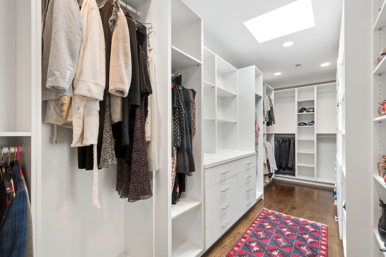 3830 N LOWELL Avenue