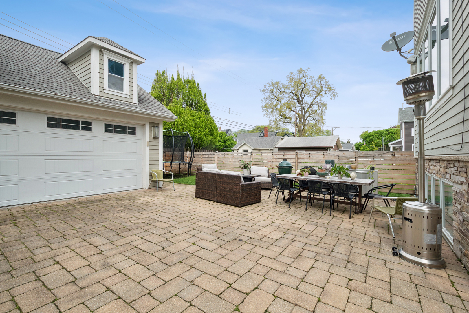 3830 N LOWELL Avenue