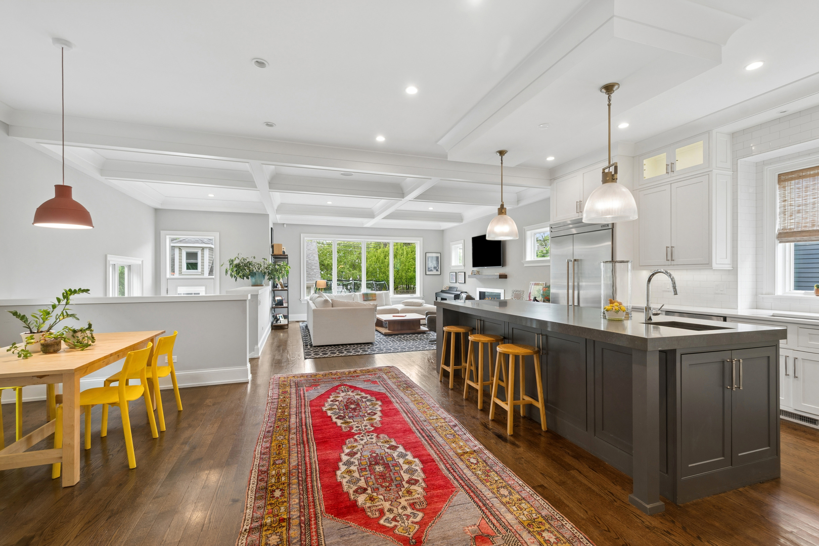 3830 N LOWELL Avenue