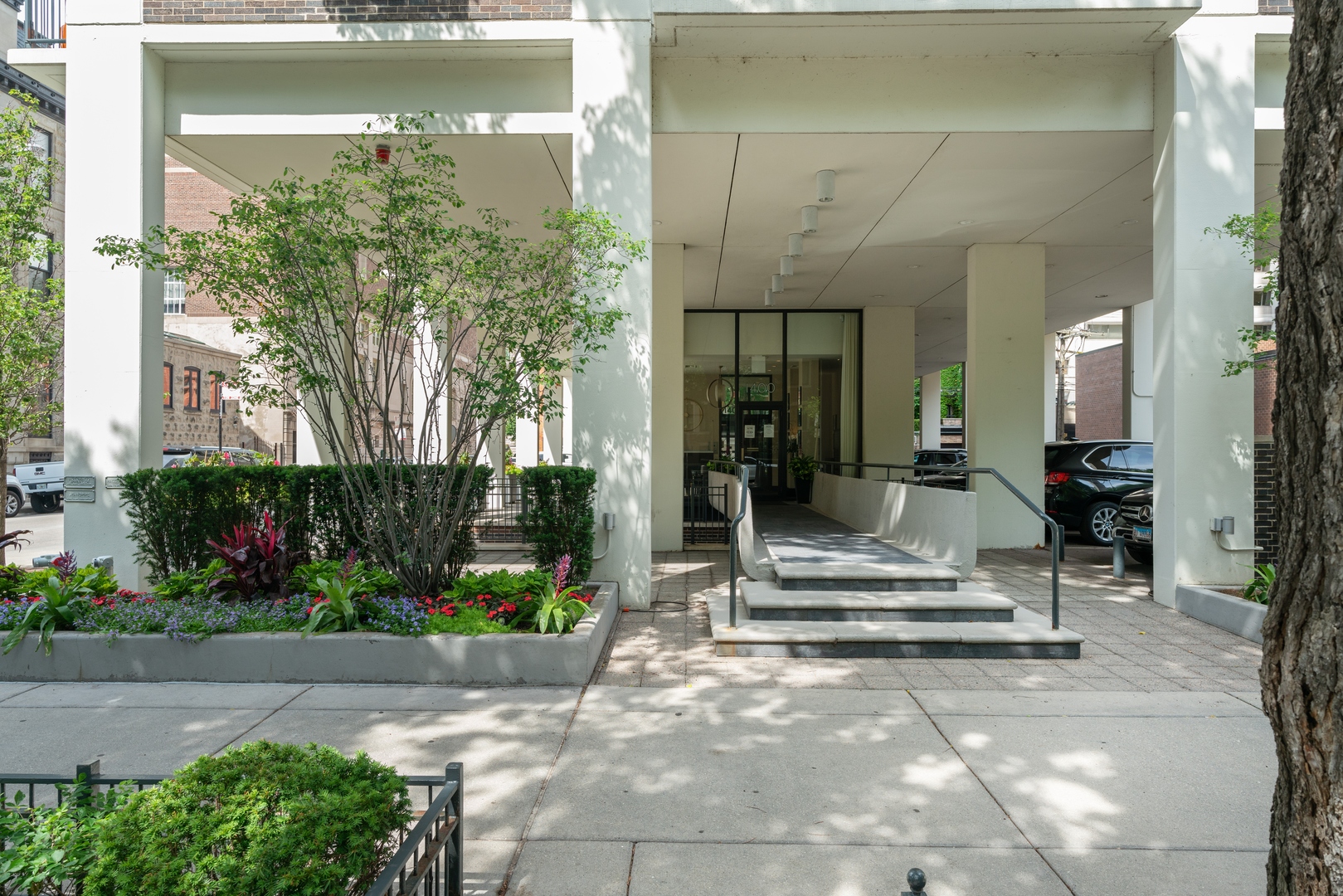1400 N STATE Parkway Unit: 5DEF