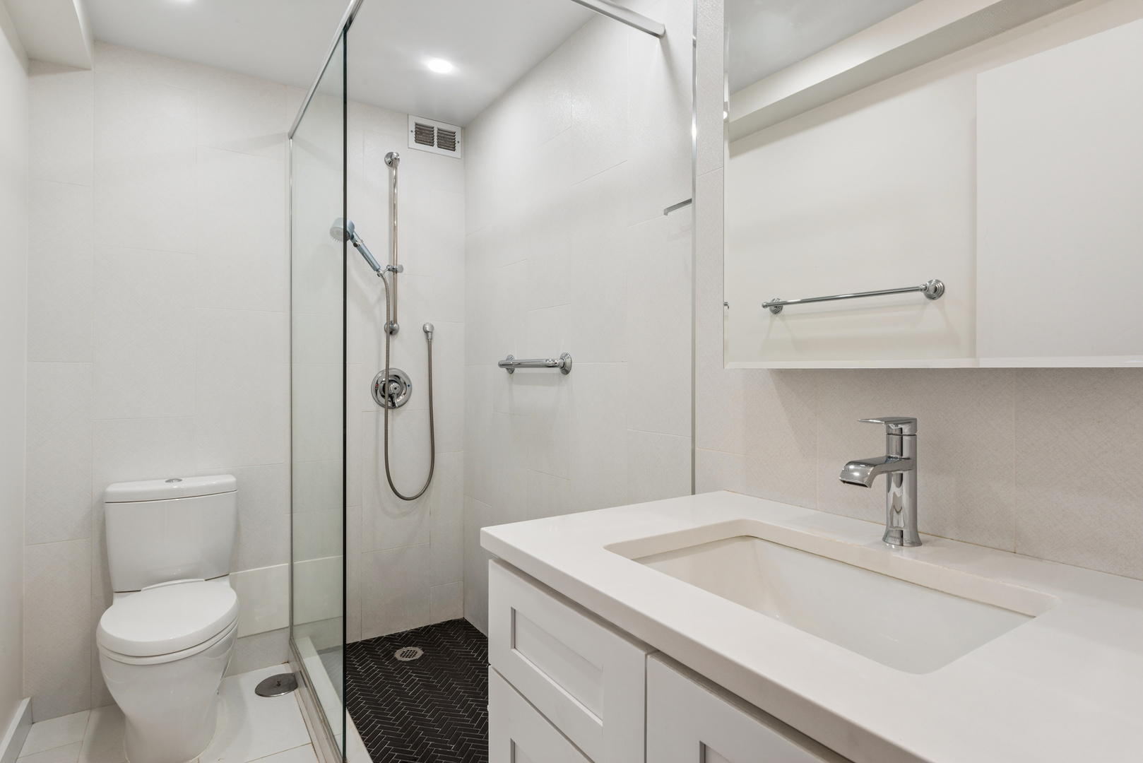 1400 N STATE Parkway Unit: 5DEF