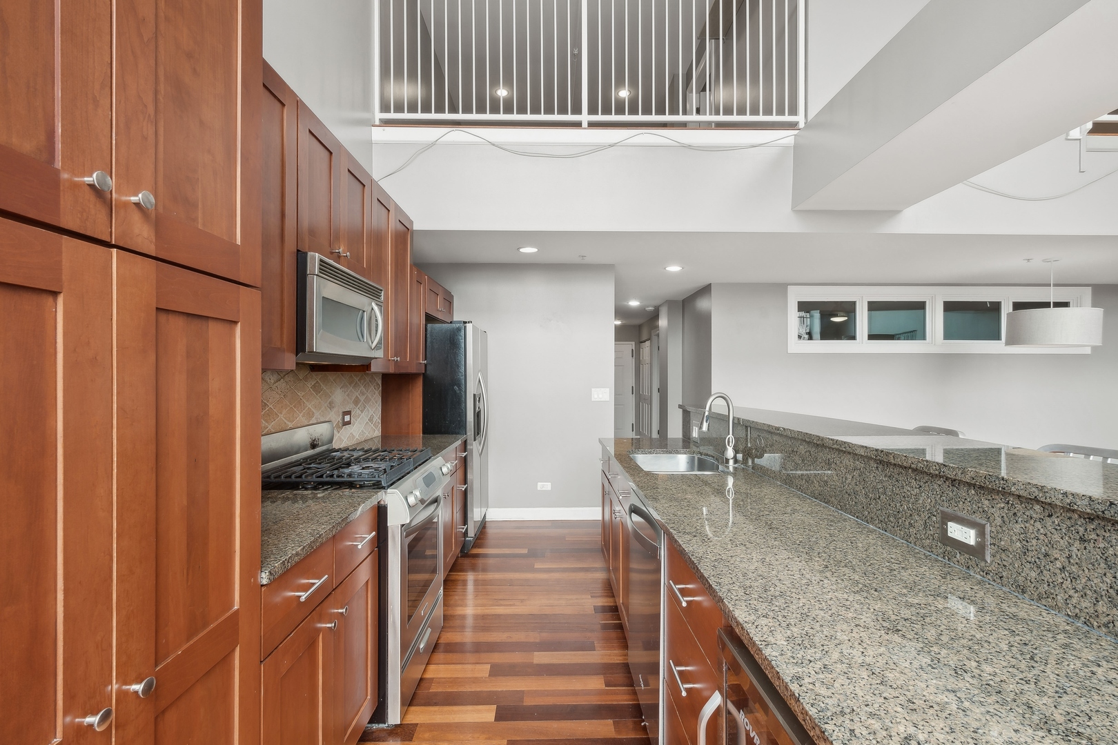 70 E 18th Street Unit: 4E