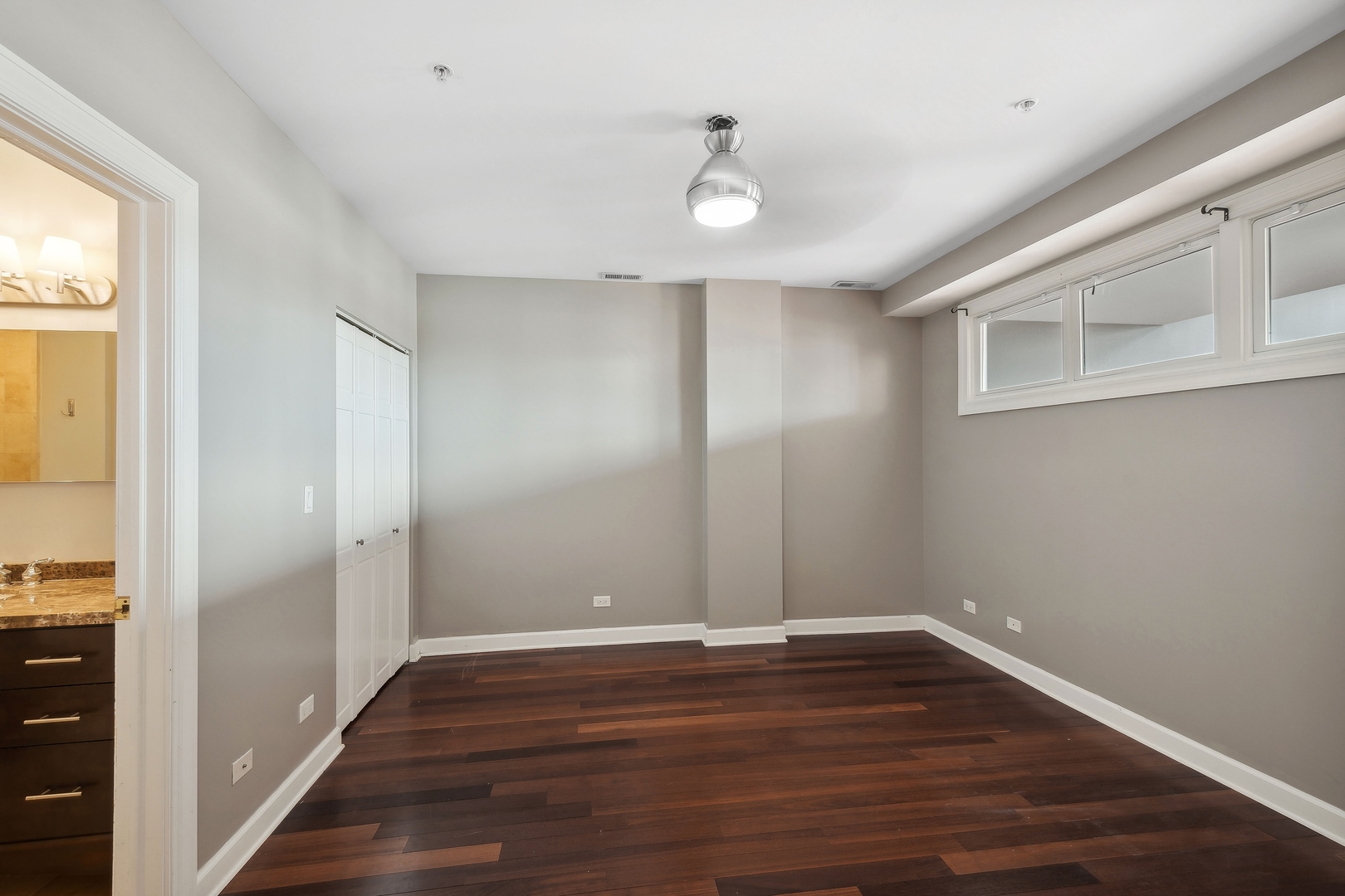 70 E 18th Street Unit: 4E