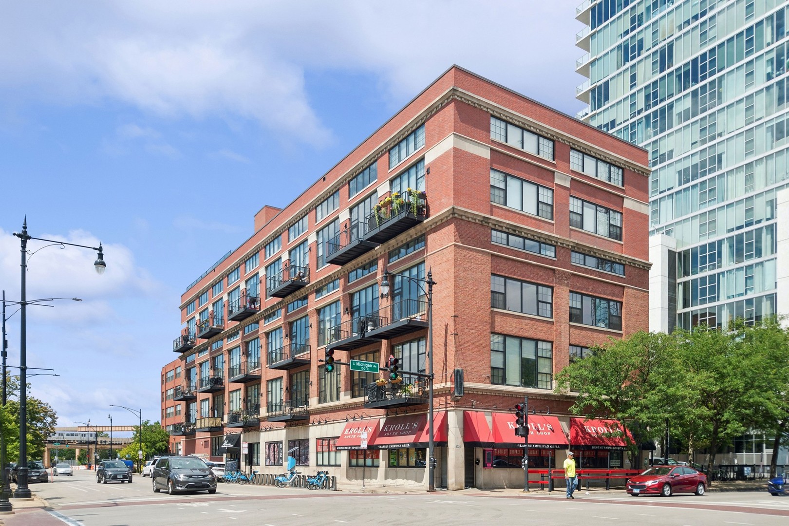 70 E 18th Street Unit: 4E