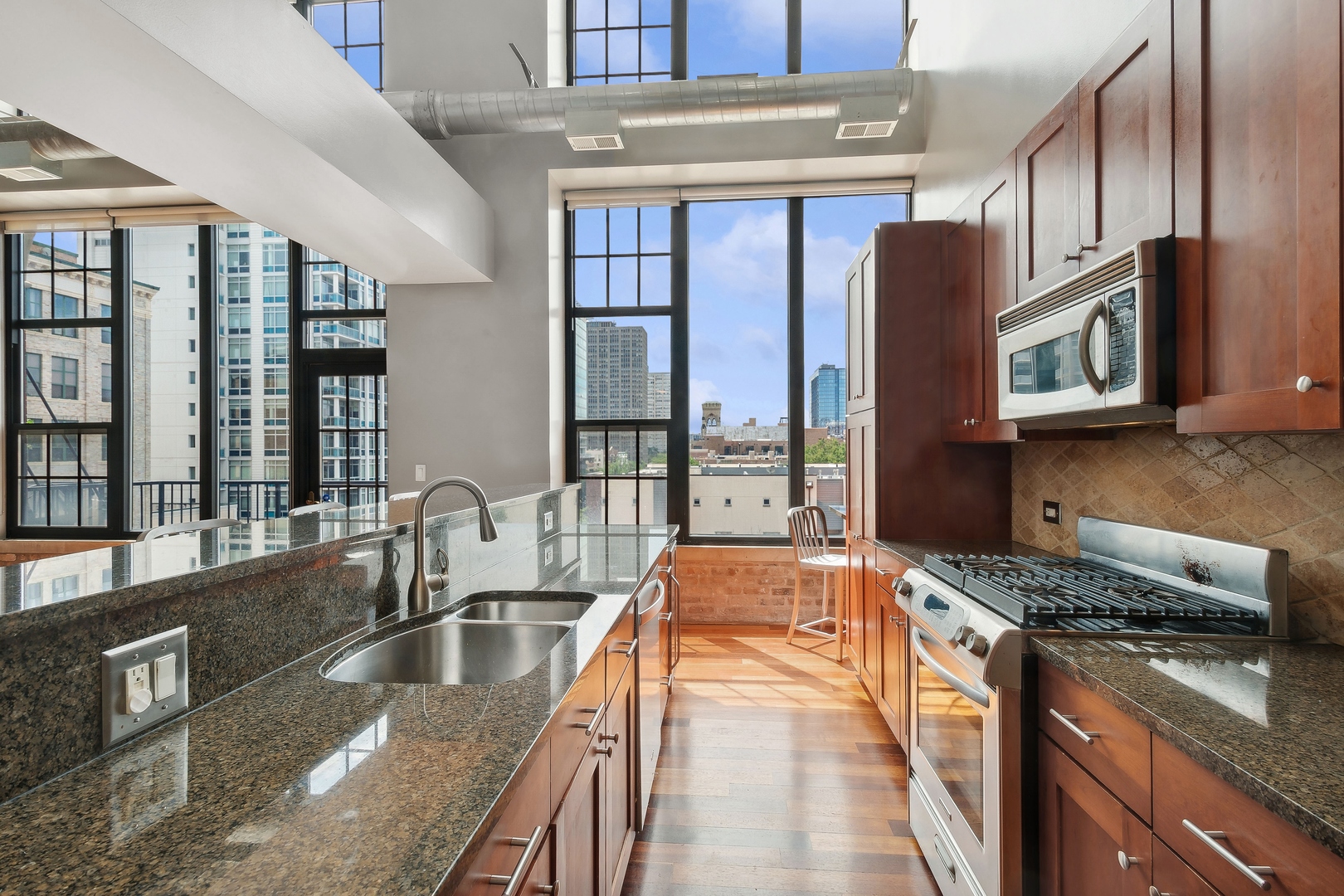 70 E 18th Street Unit: 4E
