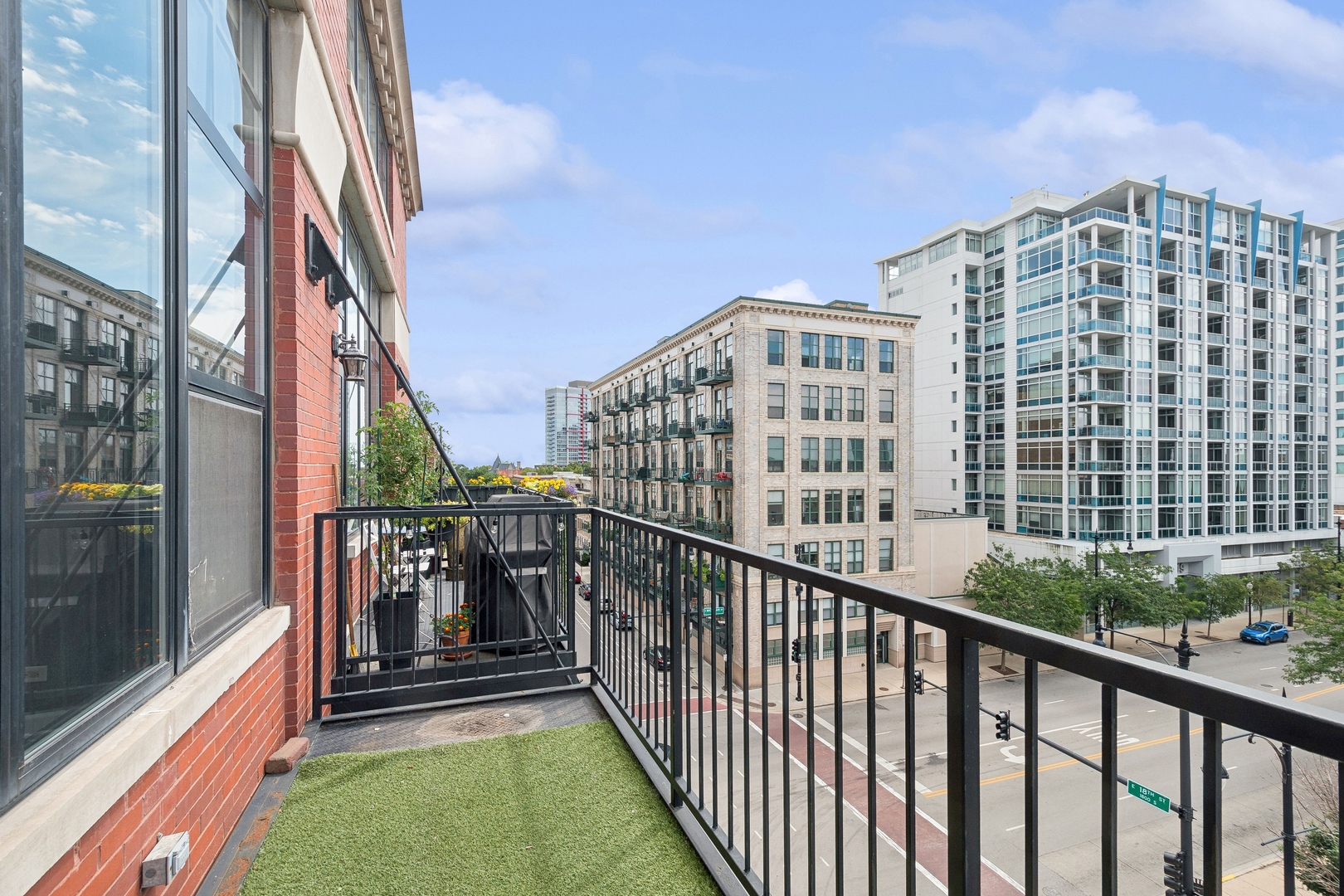 70 E 18th Street Unit: 4E