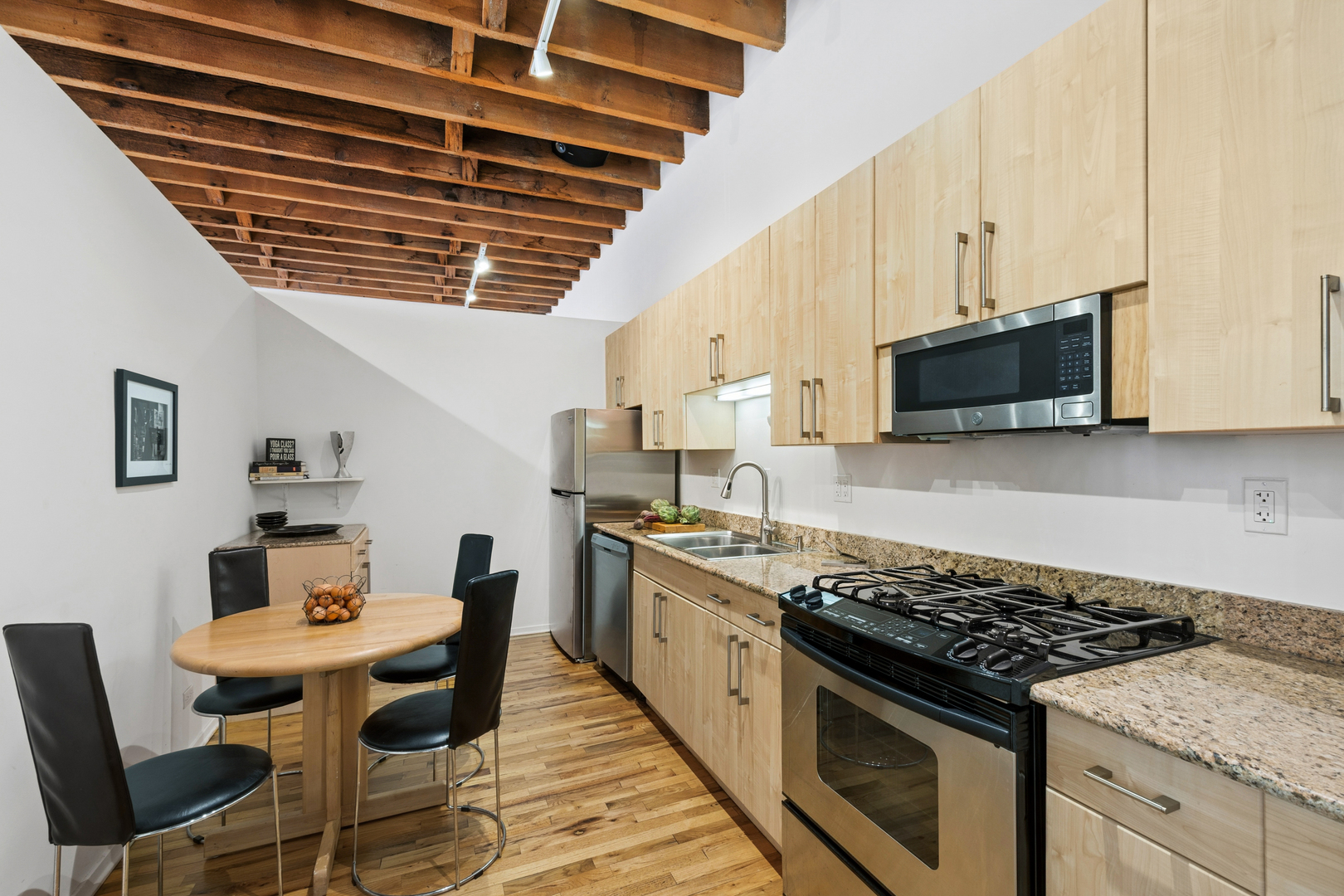 515 N Noble Street Unit: 106