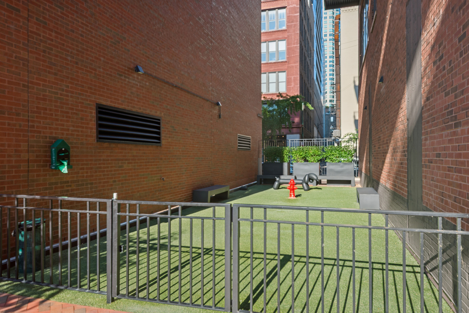 333 W HUBBARD Street Unit: 709
