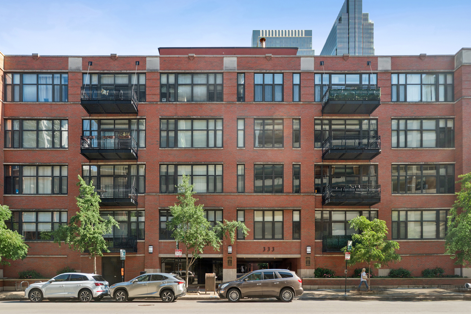 333 W HUBBARD Street Unit: 709