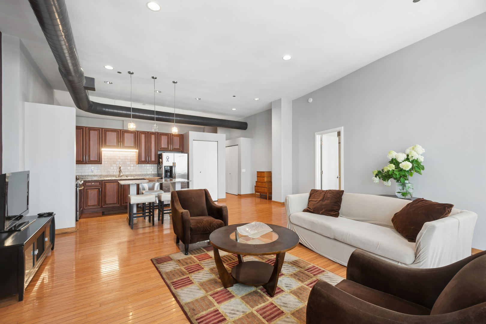 333 W HUBBARD Street Unit: 709