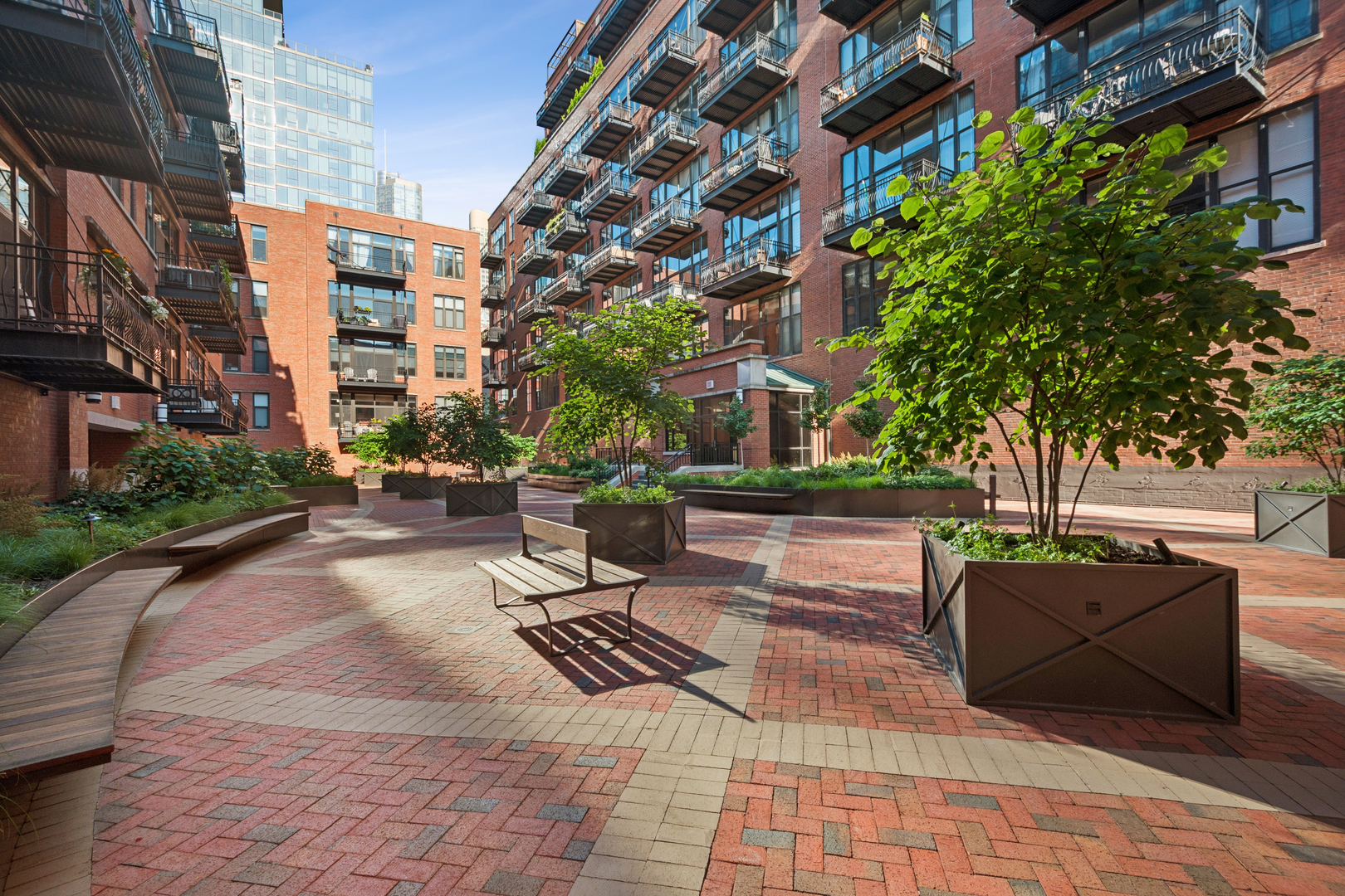 333 W HUBBARD Street Unit: 709