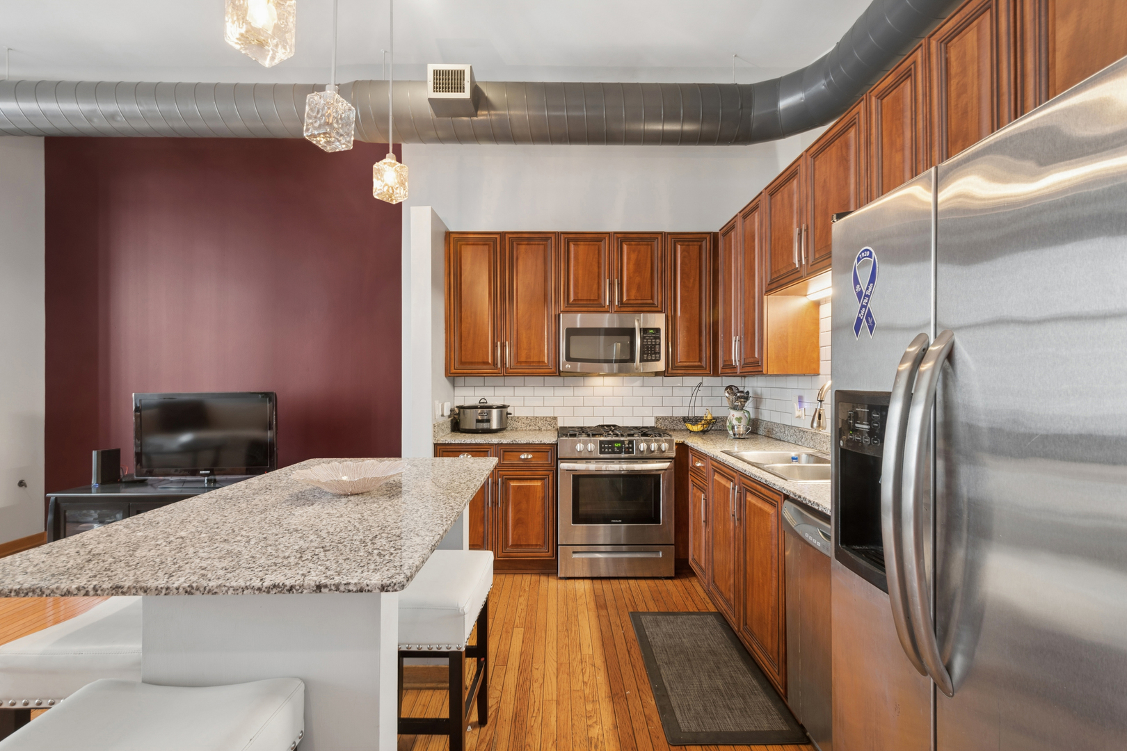 333 W HUBBARD Street Unit: 709