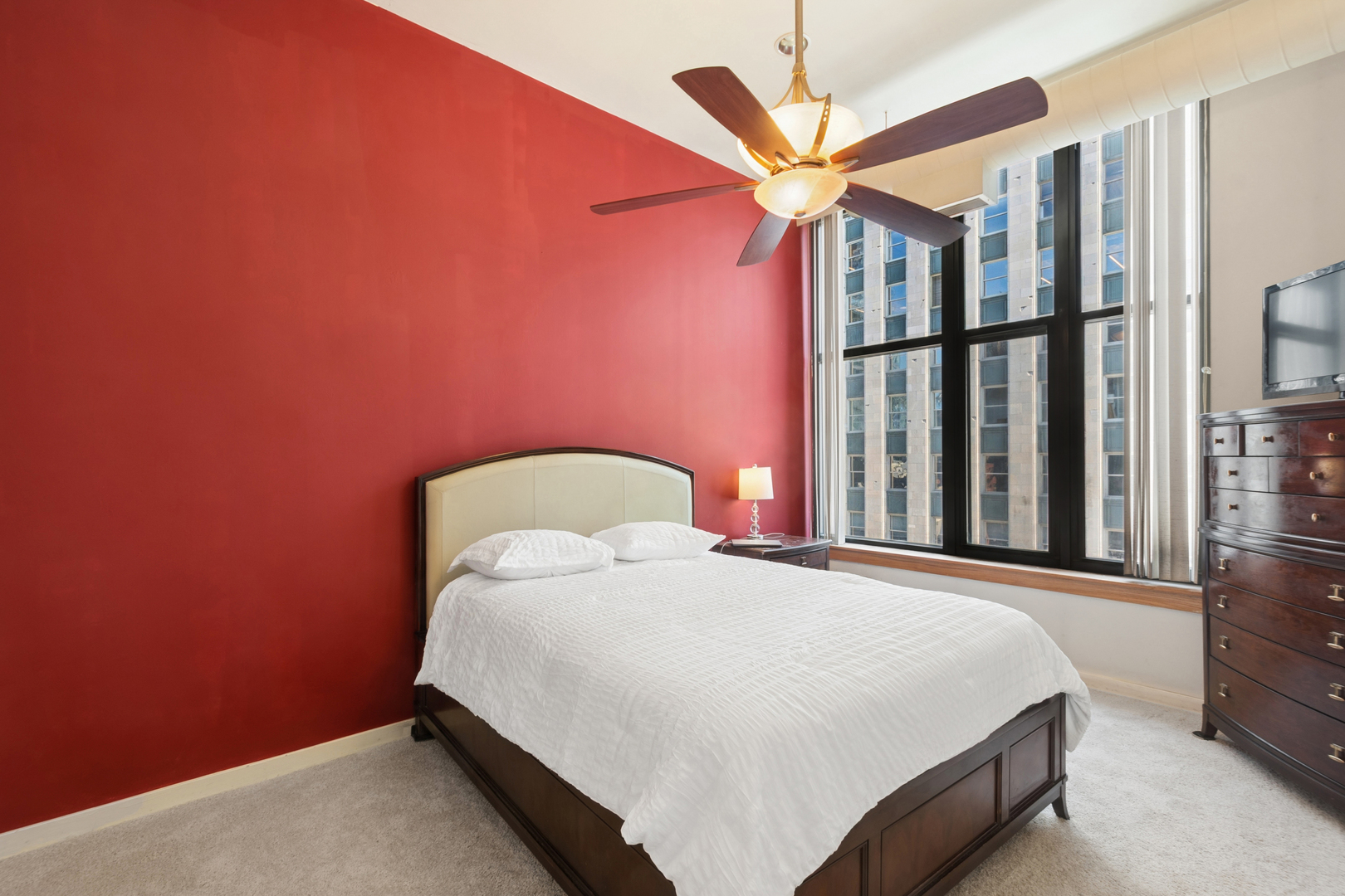 333 W HUBBARD Street Unit: 709