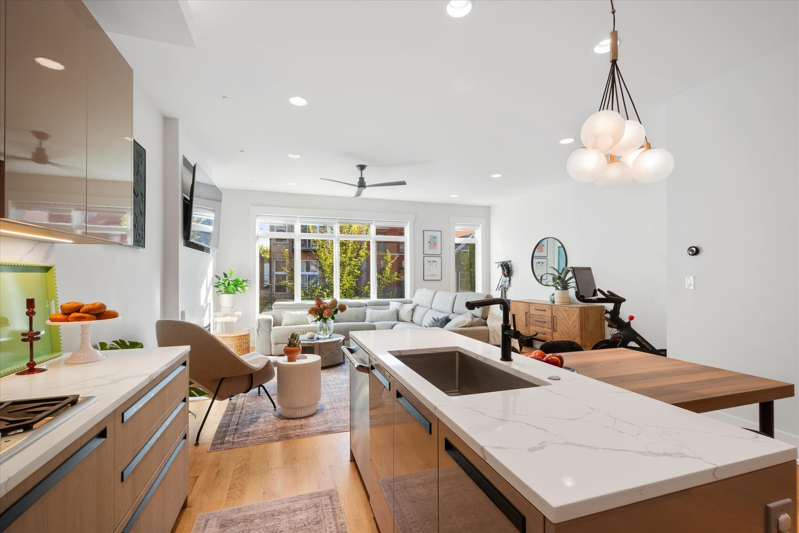2114 W Belmont Avenue Unit: 2