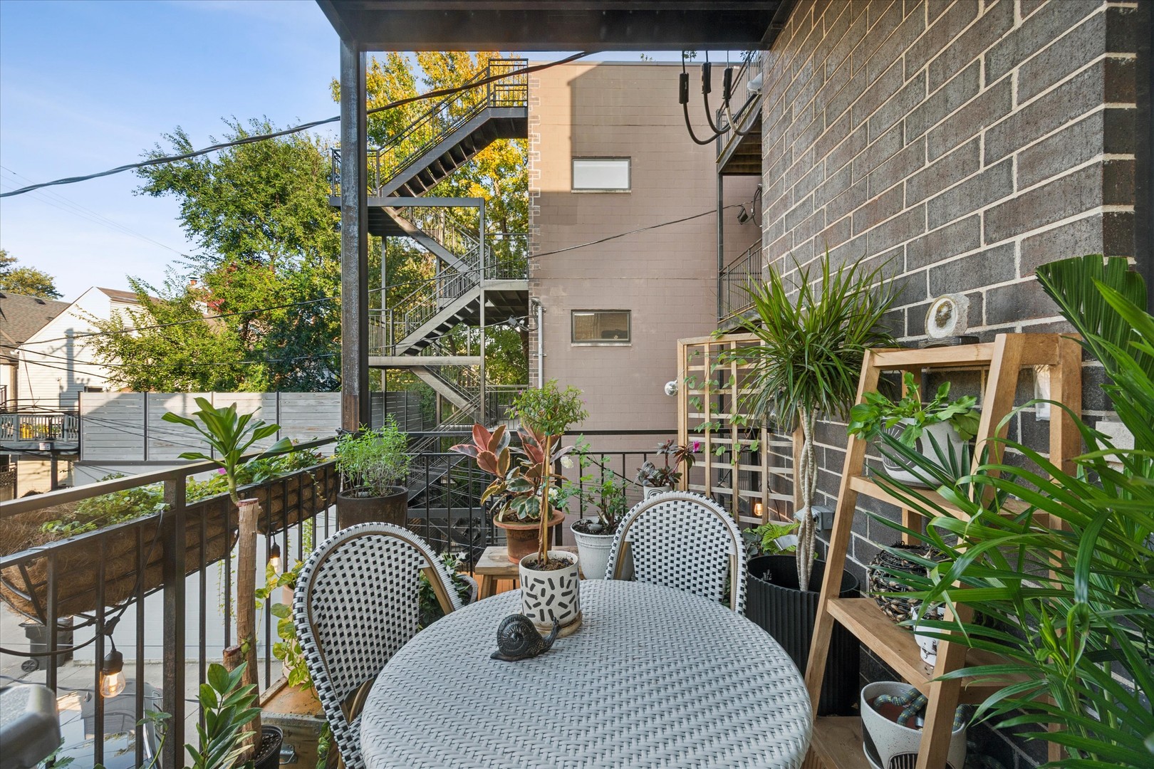 2114 W Belmont Avenue Unit: 2