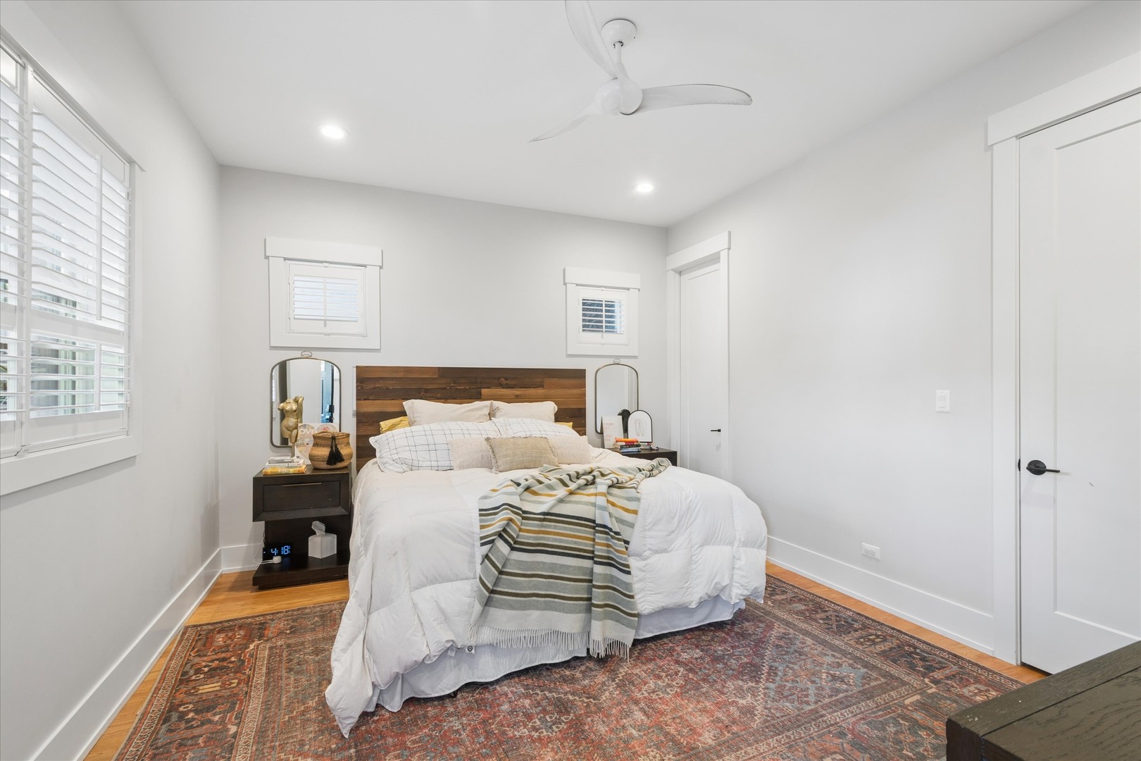 2114 W Belmont Avenue Unit: 2