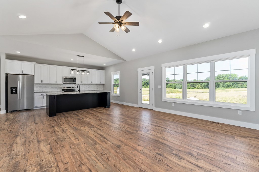 115 Friendship Dr